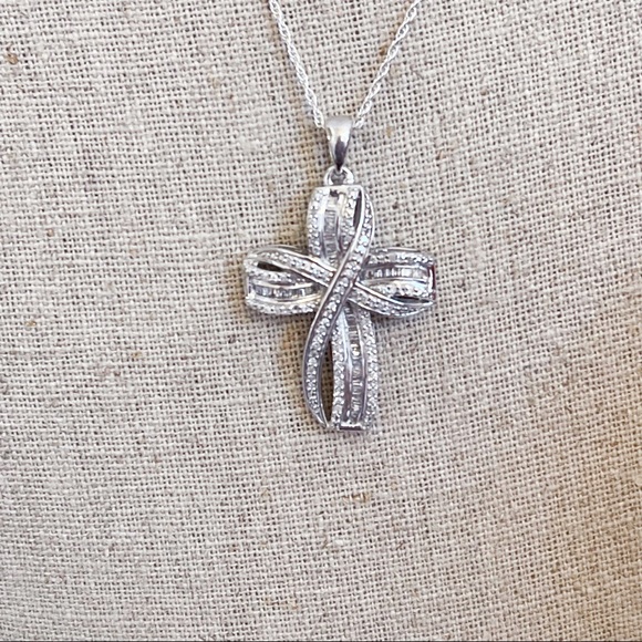 Sterling Silver 925 Simulated Baguette Round Diamond CZ Puffy Cross Necklace - Picture 5 of 11